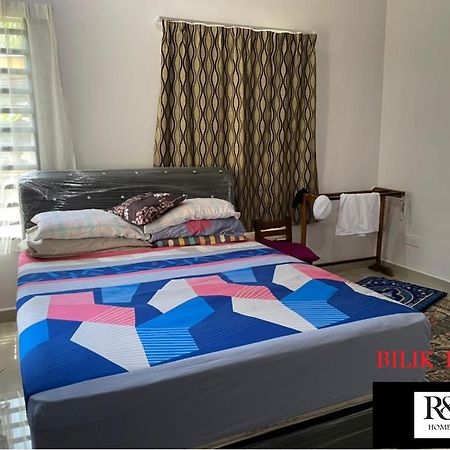 R & R Homestay Tanjung Karang Extérieur photo