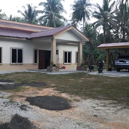 R & R Homestay Tanjung Karang Extérieur photo
