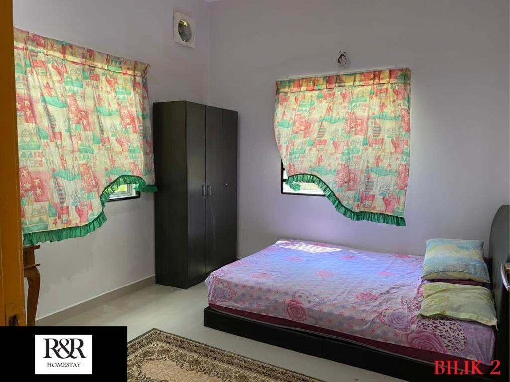 R & R Homestay Tanjung Karang Extérieur photo