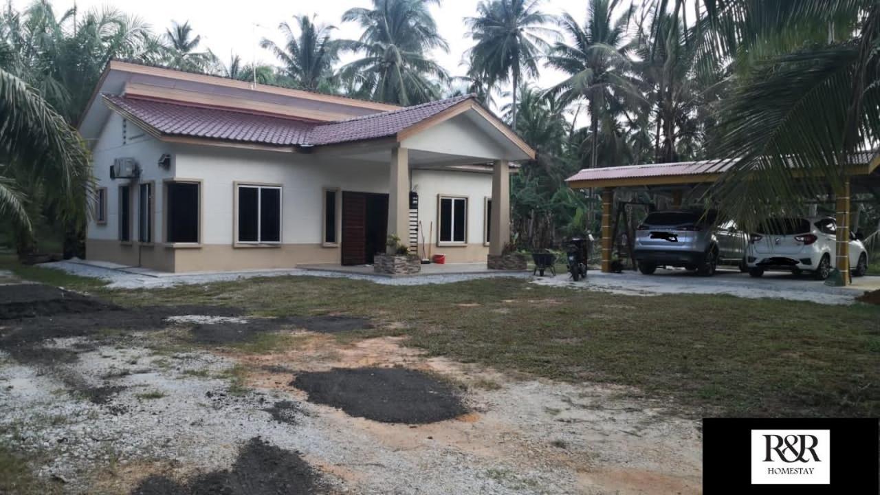 R & R Homestay Tanjung Karang Extérieur photo